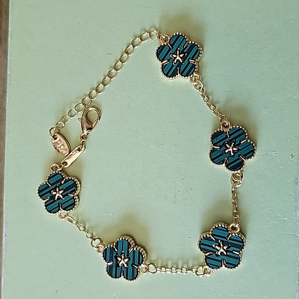 Plum Blossom Five Leaf Flower Fritillaria Double-Sided Adjustable Bracel… - Picture 6 of 8